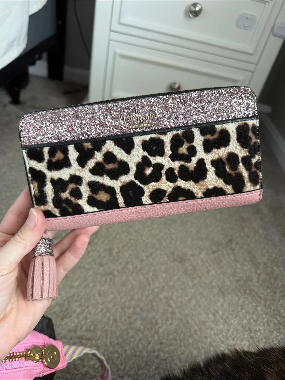 Leopard Print Glitter Zip Wallet in Pink